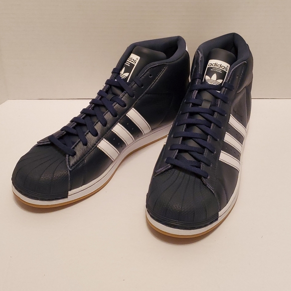 ADIDAS MEN'S SHOES MULTIPLE SIZES COMES WITH BOX - Picture 3 of 8